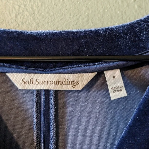Soft Surroundings Blue Velvet Faux Wrap Silver Buckle Top Size S - Picture 6 of 7